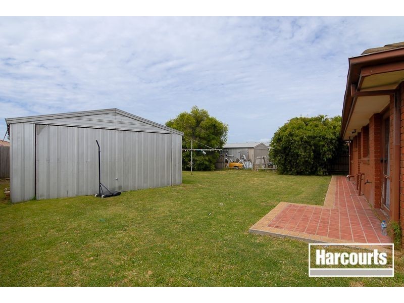 74 Gipps Crescent, Cranbourne North VIC 3977