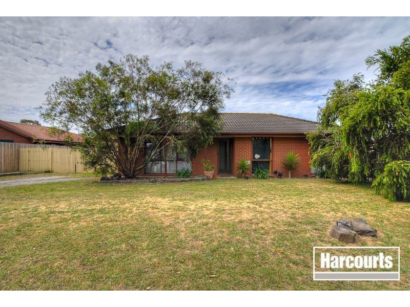 74 Gipps Crescent, Cranbourne North VIC 3977