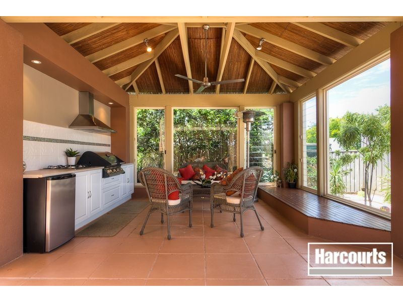 52 Golden Grove Drive, Narre Warren South VIC 3805