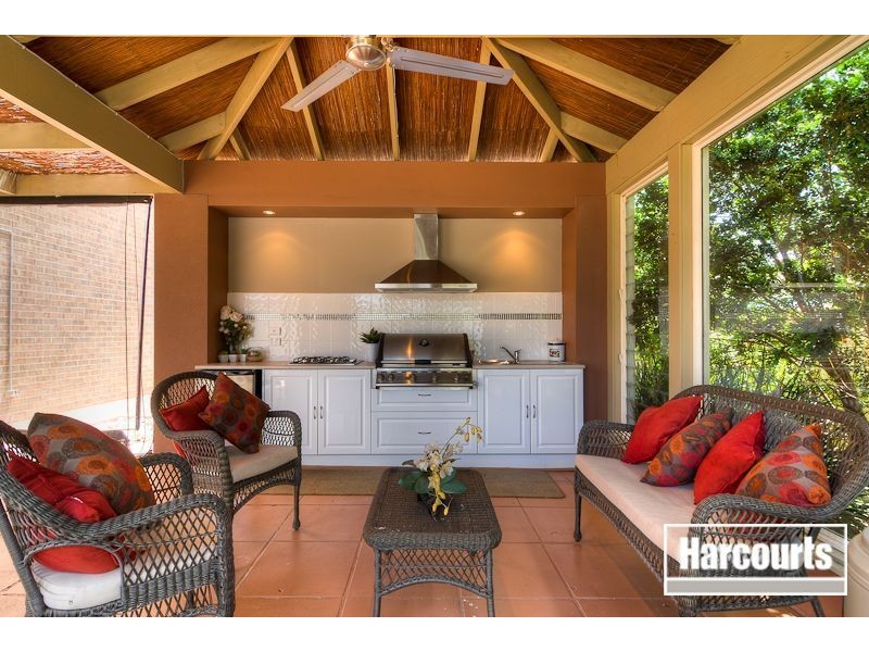 52 Golden Grove Drive, Narre Warren South VIC 3805