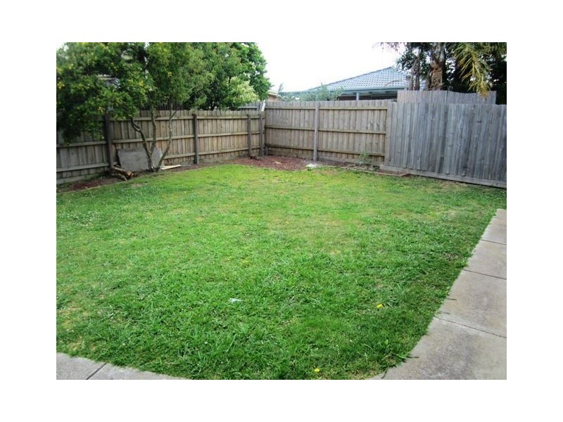 8 Shawnee Court, Narre Warren VIC 3805