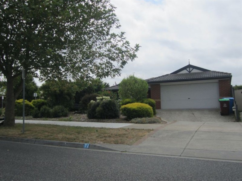 71 The Promenade, Narre Warren South VIC 3805