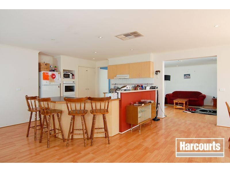 28 Cromford Crescent, Narre Warren South VIC 3805