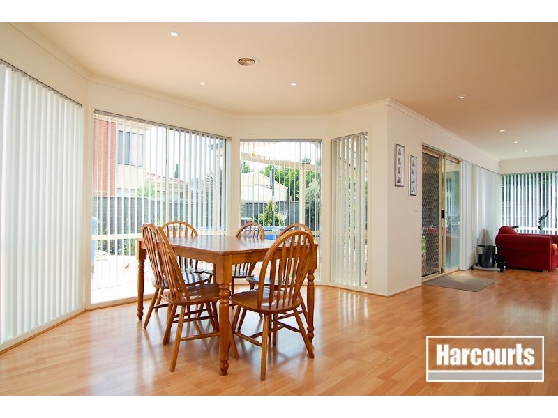 28 Cromford Crescent, Narre Warren South VIC 3805