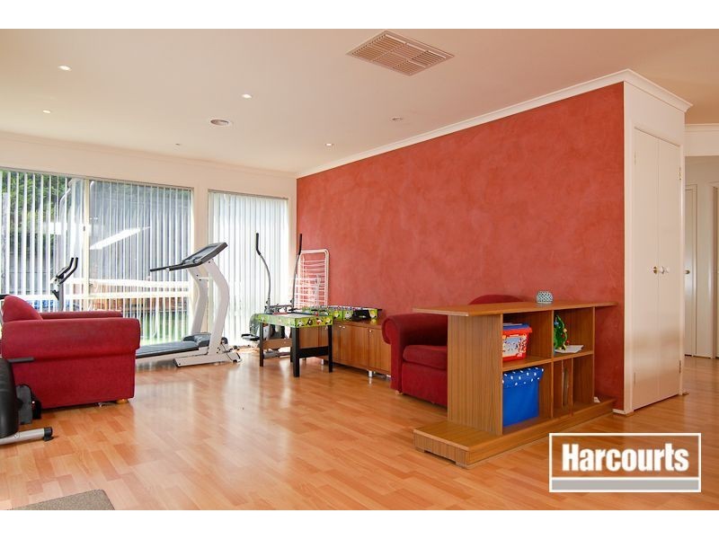 28 Cromford Crescent, Narre Warren South VIC 3805