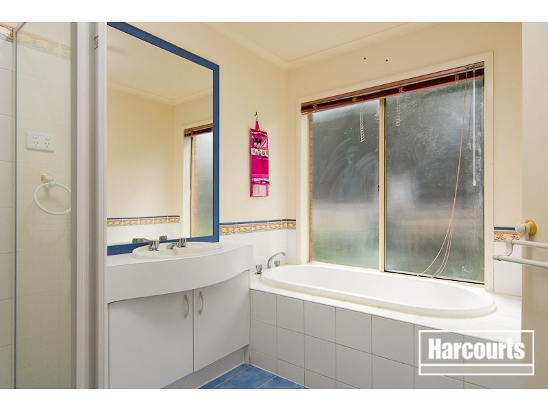 28 Cromford Crescent, Narre Warren South VIC 3805