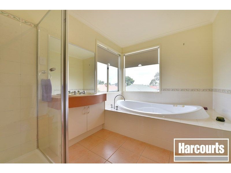 38 Sherwood Road, Narre Warren South VIC 3805