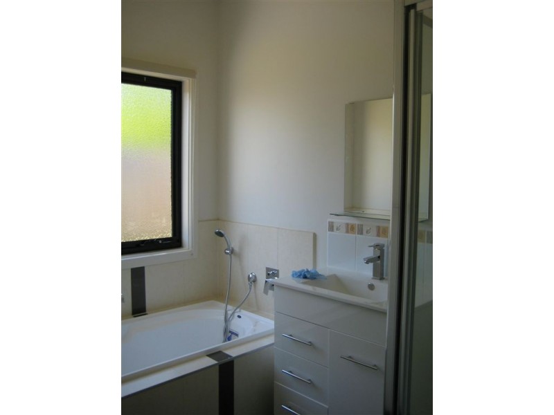 11 Bambi Place, Pakenham VIC 3810