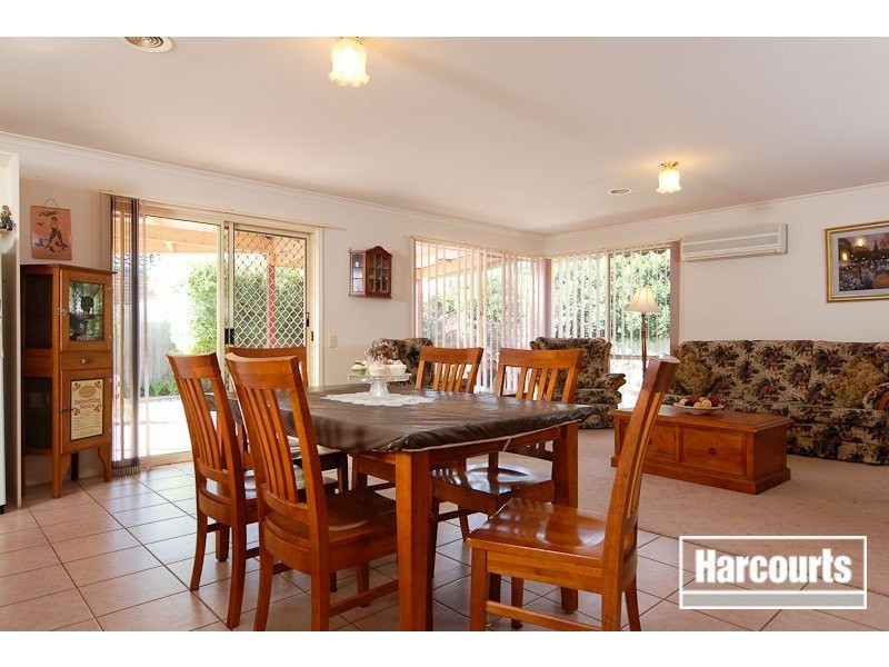 18 Ardblair Terrace, Narre Warren South VIC 3805