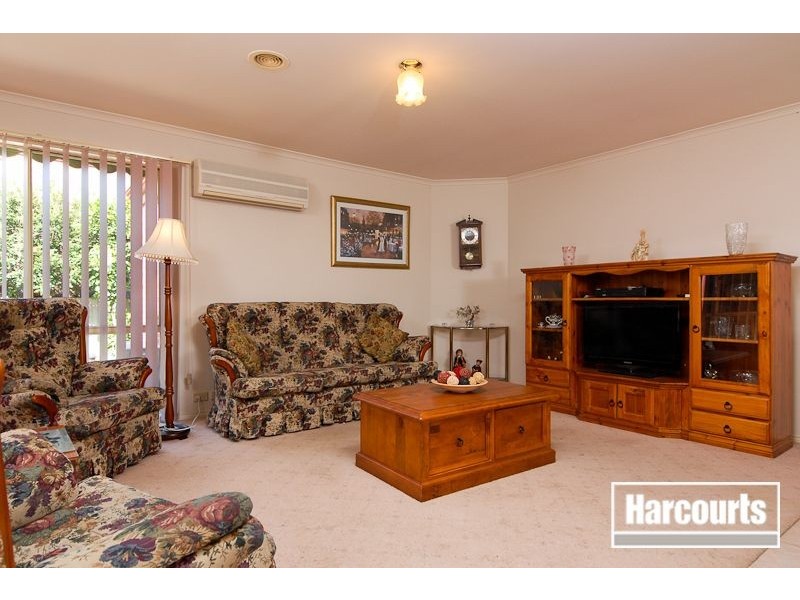 18 Ardblair Terrace, Narre Warren South VIC 3805