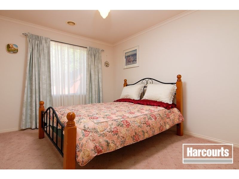 18 Ardblair Terrace, Narre Warren South VIC 3805