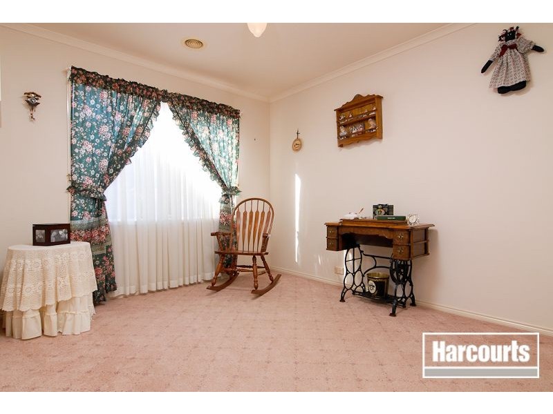 18 Ardblair Terrace, Narre Warren South VIC 3805