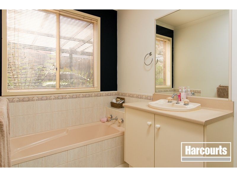 21 Artists Crescent, Narre Warren South VIC 3805