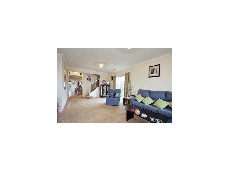 8 Nottingham Street, Narre Warren South VIC 3805