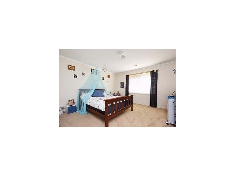 8 Nottingham Street, Narre Warren South VIC 3805