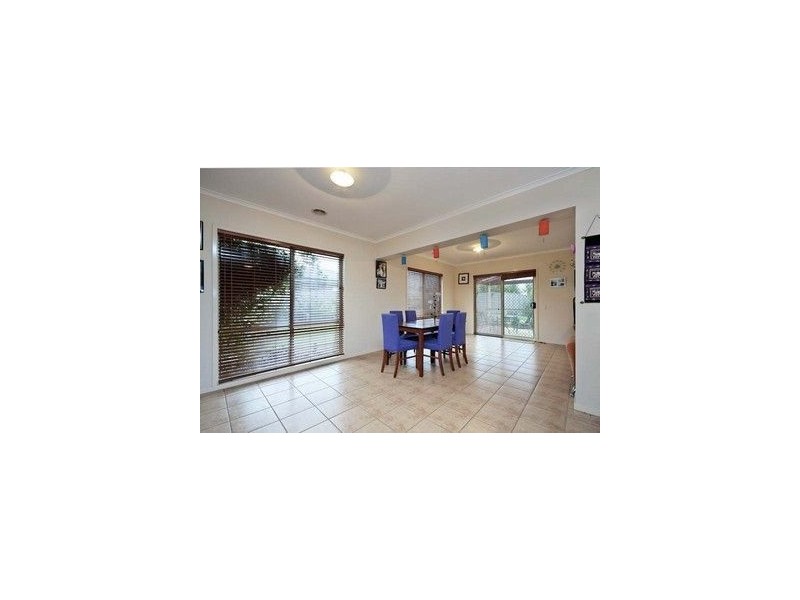 8 Nottingham Street, Narre Warren South VIC 3805