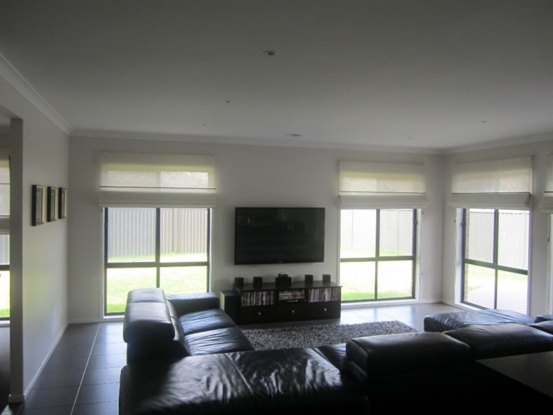 13 Peregrine Street, Cranbourne North VIC 3977