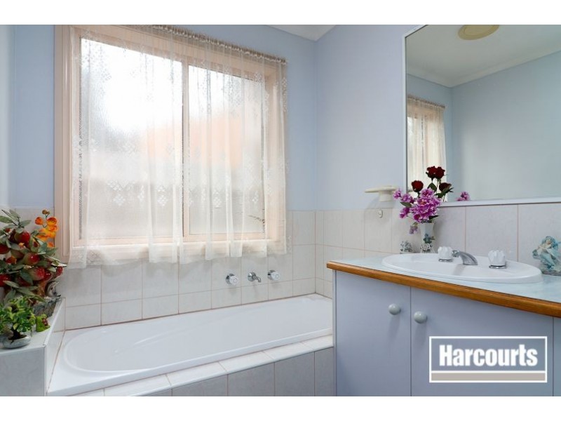 28 Eleanore Crescent, Hallam VIC 3803