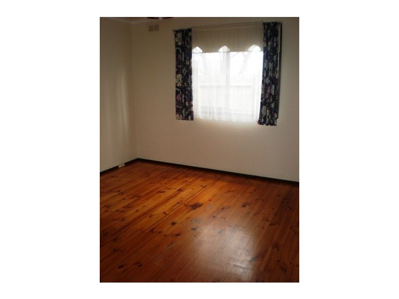 4 Stawell Street, Cranbourne VIC 3977