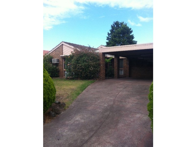 33 Marylyn Place, Cranbourne VIC 3977