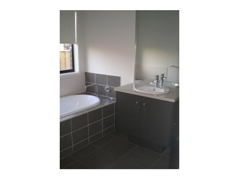 3 Ridgemont Drive, Berwick VIC 3806