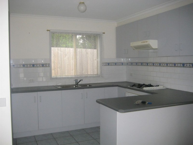 2 Heywood Crescent, Cranbourne North VIC 3977