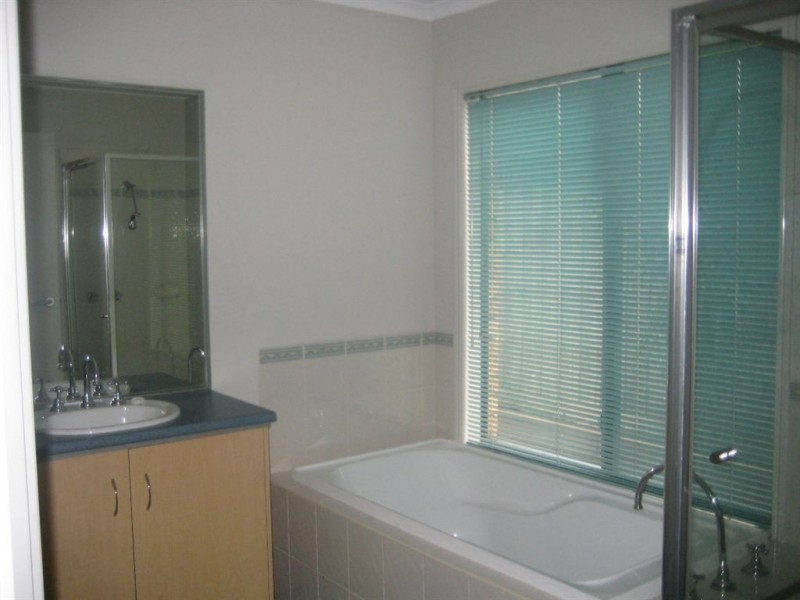 36 Fleet Street, Narre Warren South VIC 3805