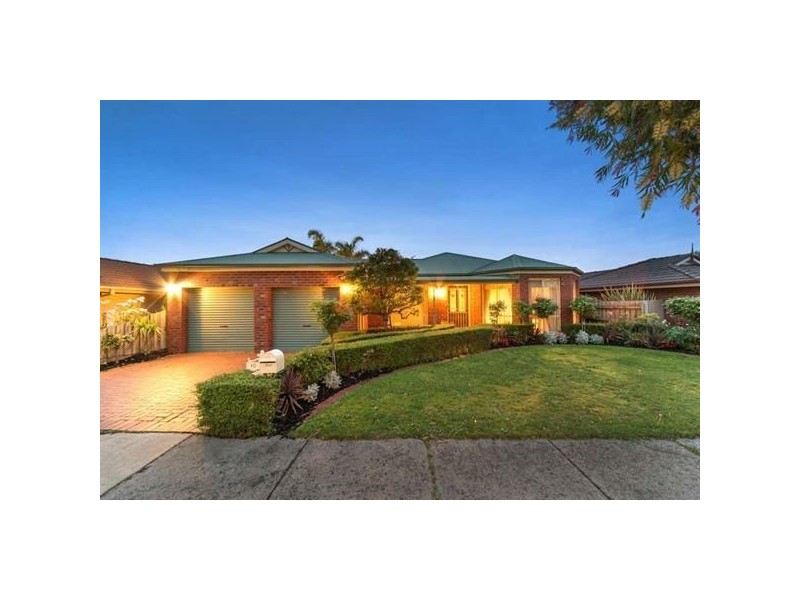 10 Kirkham Court, Berwick VIC 3806