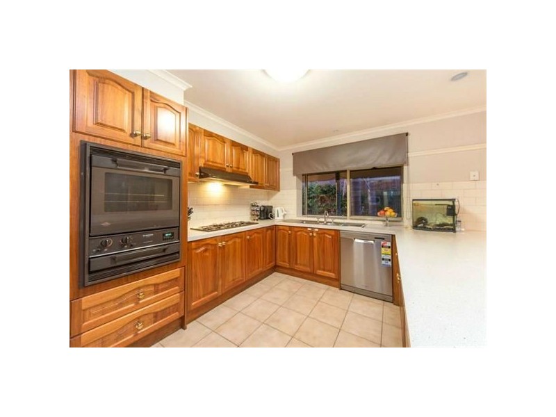 10 Kirkham Court, Berwick VIC 3806