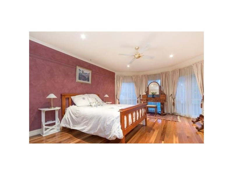 10 Kirkham Court, Berwick VIC 3806