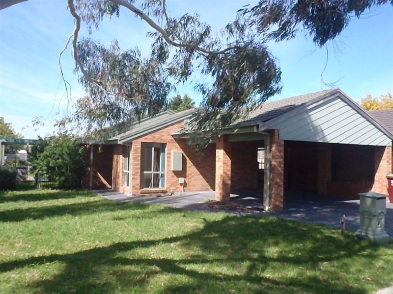 37 Strathaird Drive, Narre Warren South VIC 3805