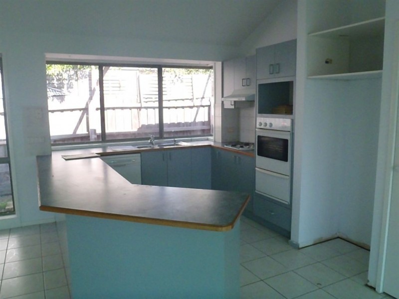 37 Strathaird Drive, Narre Warren South VIC 3805