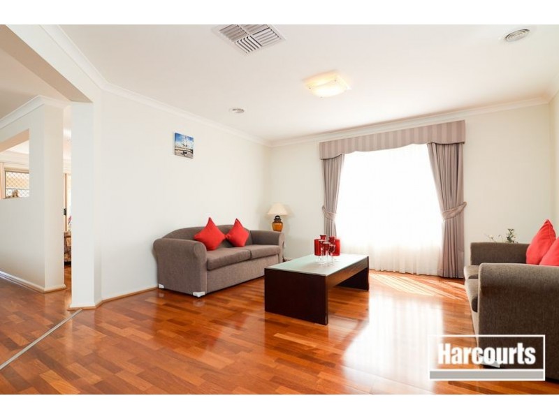 19 Trevino Way, Cranbourne North VIC 3977