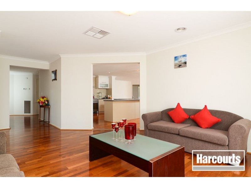 19 Trevino Way, Cranbourne North VIC 3977