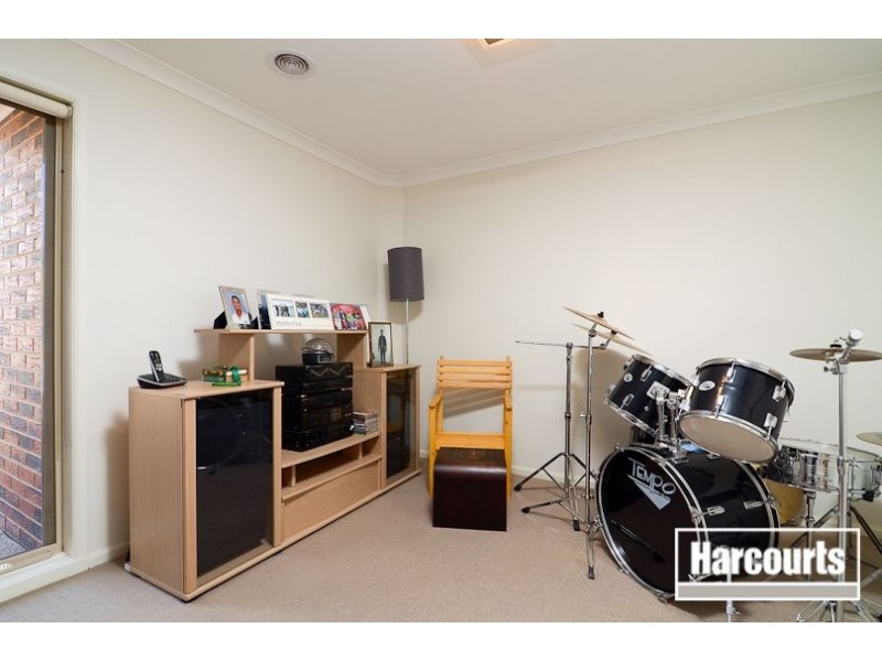 19 Trevino Way, Cranbourne North VIC 3977