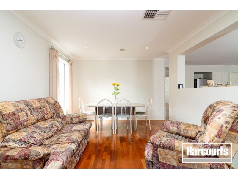 19 Trevino Way, Cranbourne North VIC 3977