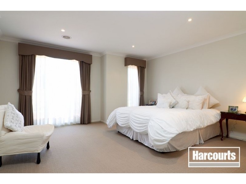 19 Trevino Way, Cranbourne North VIC 3977