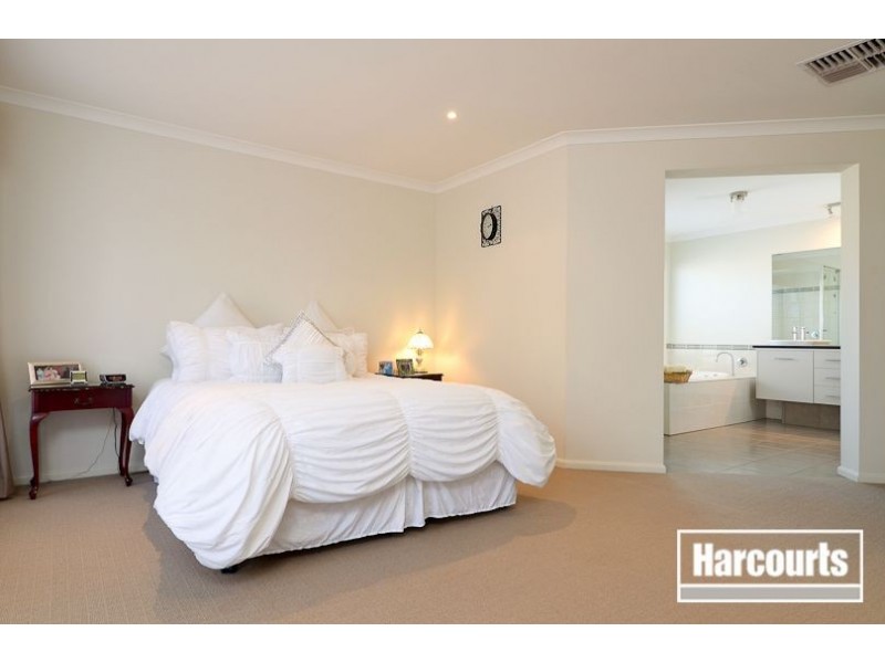 19 Trevino Way, Cranbourne North VIC 3977