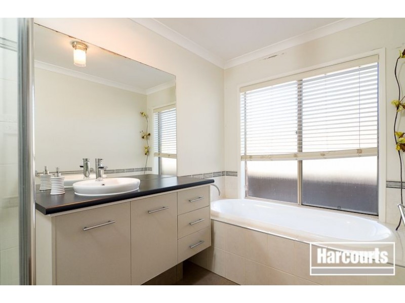 19 Trevino Way, Cranbourne North VIC 3977