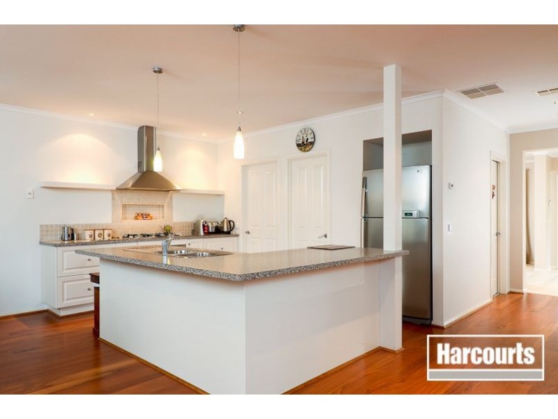 52 Golden Grove Drive, Narre Warren South VIC 3805