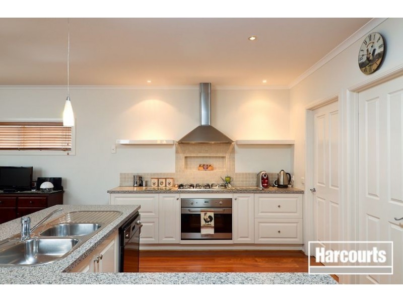 52 Golden Grove Drive, Narre Warren South VIC 3805