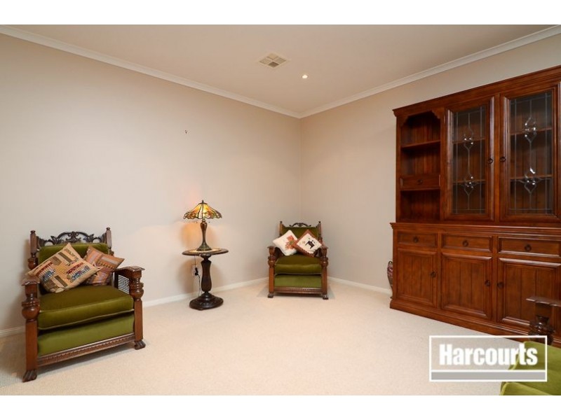 52 Golden Grove Drive, Narre Warren South VIC 3805