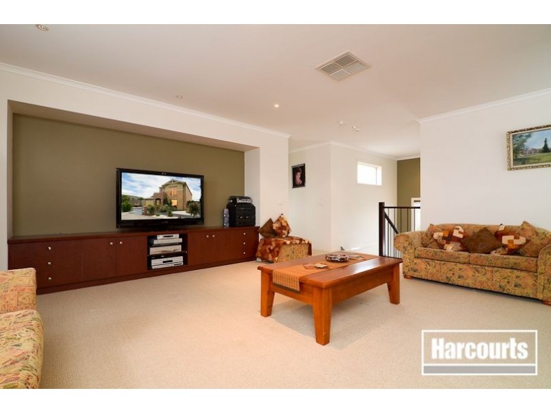 52 Golden Grove Drive, Narre Warren South VIC 3805