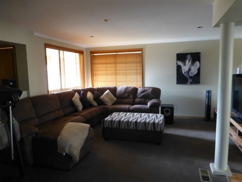 33 Maramba Drive, Narre Warren VIC 3805