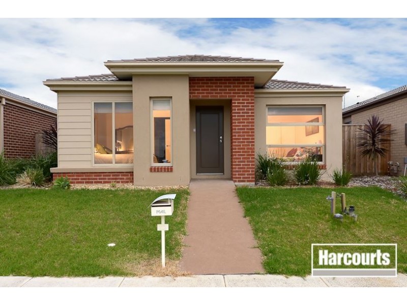 25 Brolin Terrace, Cranbourne North VIC 3977