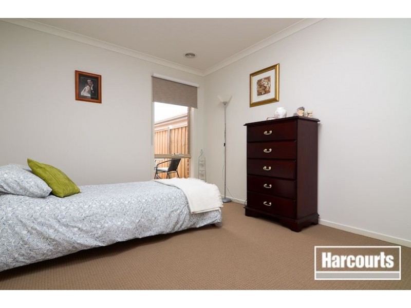 25 Brolin Terrace, Cranbourne North VIC 3977