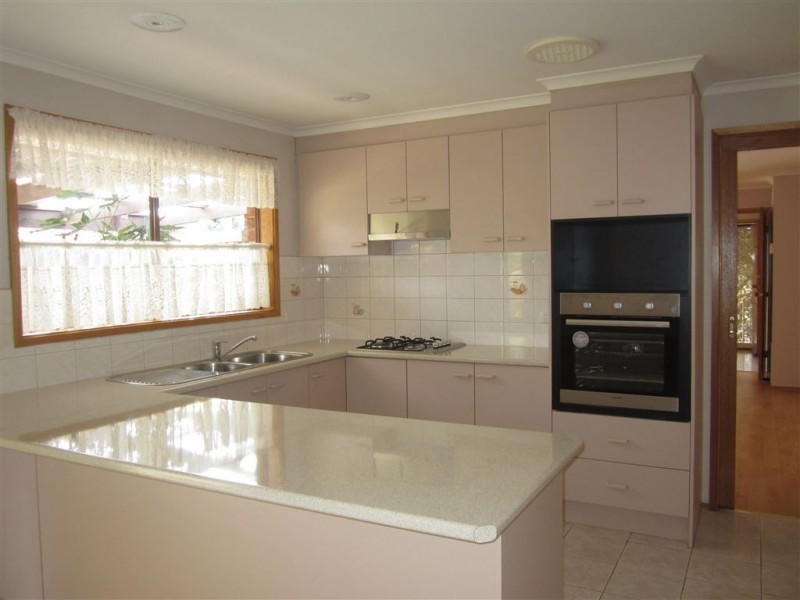 37 Tarcoola Drive, Narre Warren VIC 3805