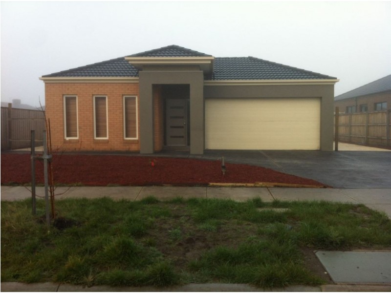 29 Cassowary Avenue, Pakenham VIC 3810