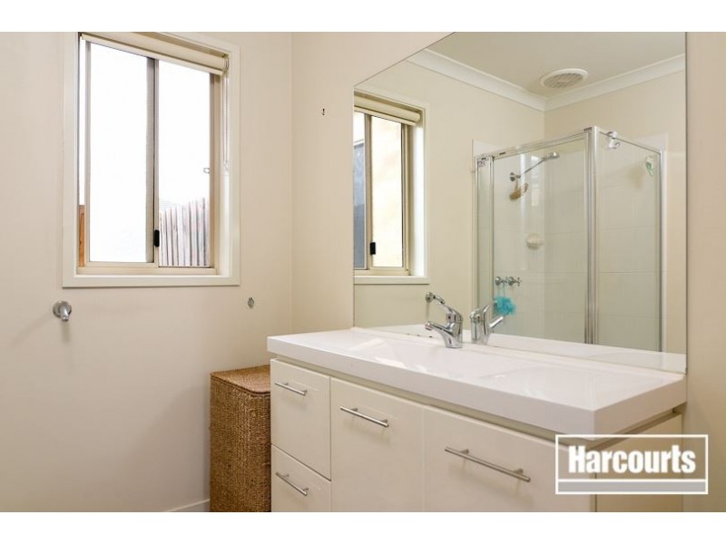 4 Vega Terrace, Cranbourne VIC 3977