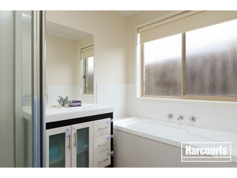 4 Vega Terrace, Cranbourne VIC 3977